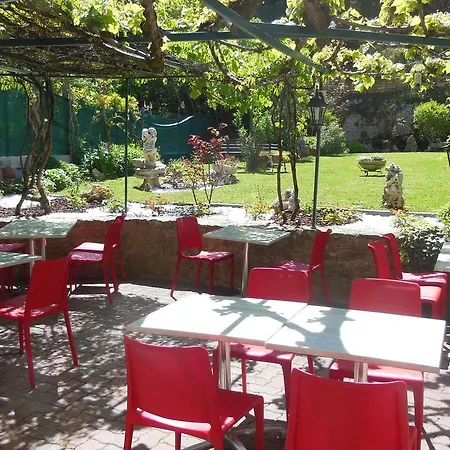 Отель Restaurant Henry