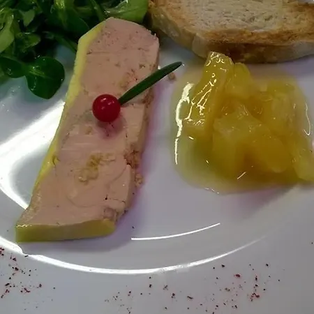 Restaurant Henry Отель Puy-l'Eveque