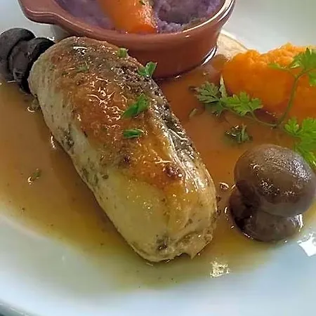 فندق Restaurant Henry 2*