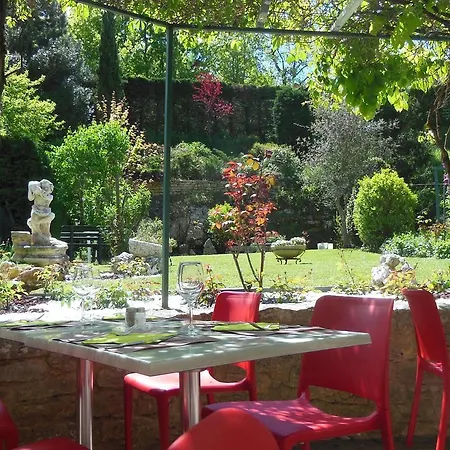 Restaurant Henry فندق Puy-lʼÉvêque